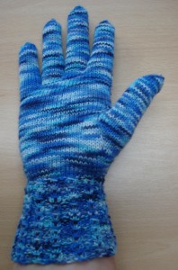 Handschoen met koffieboontje, handpalm       